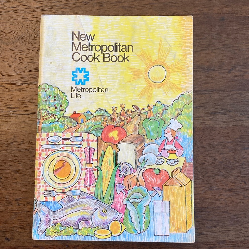 Vintage New Metropolitan Cook Book (1973)